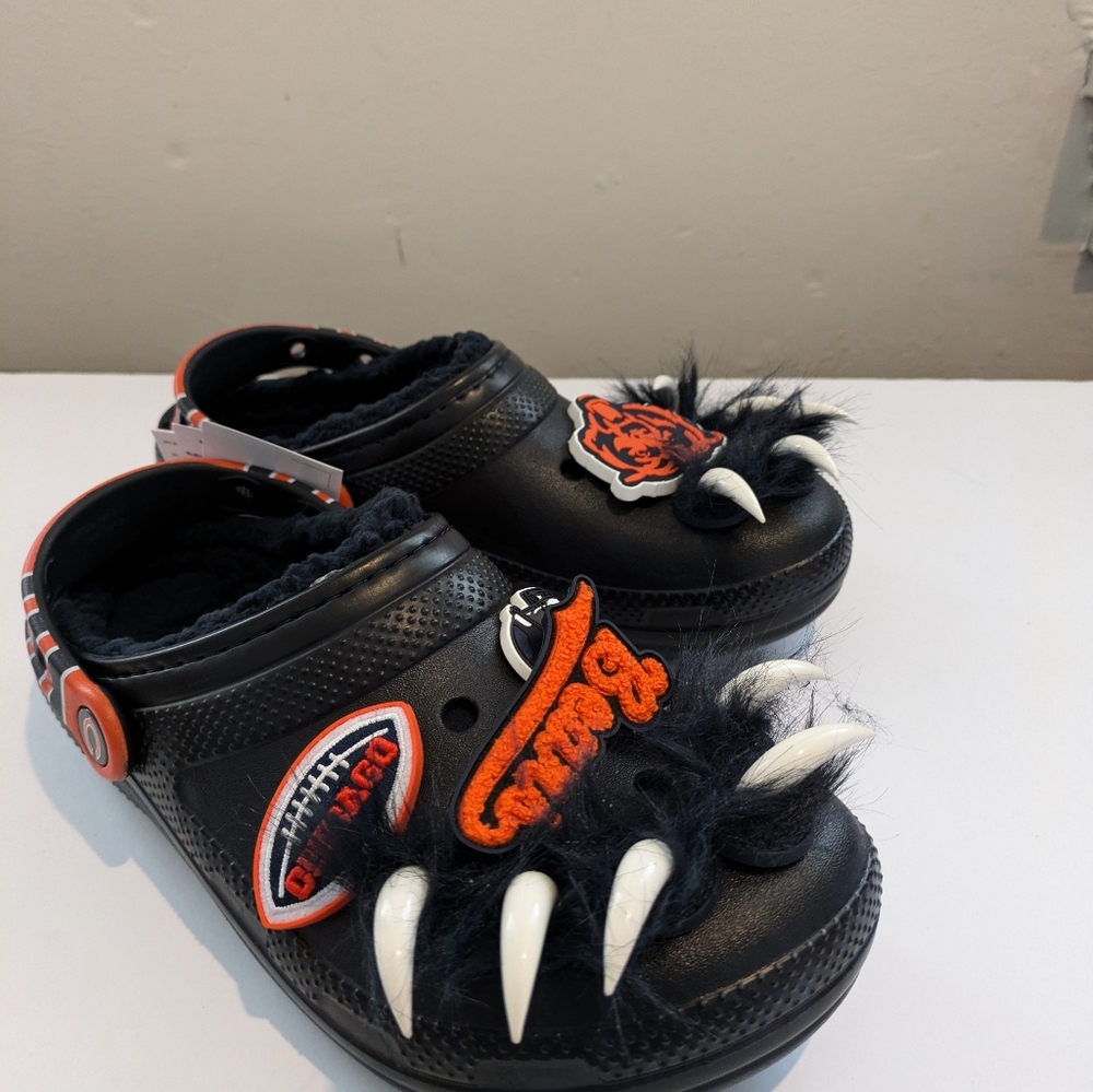 Chicago Bears Crocs - Picture 15 of 15